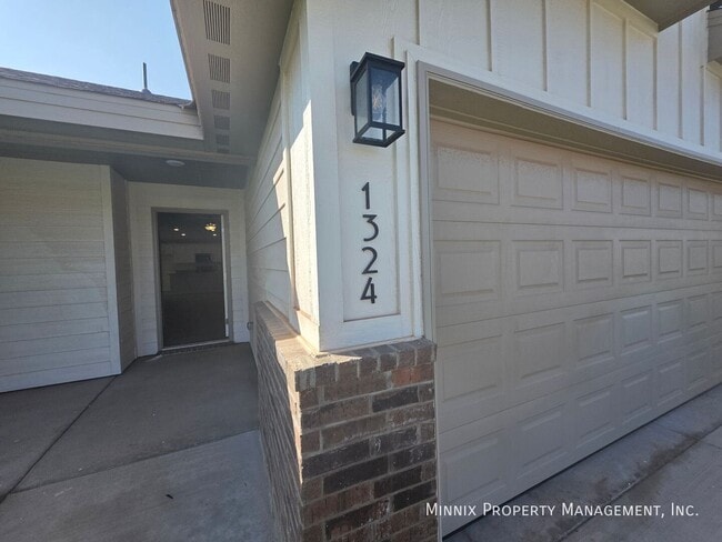 1324 Hogback Wy