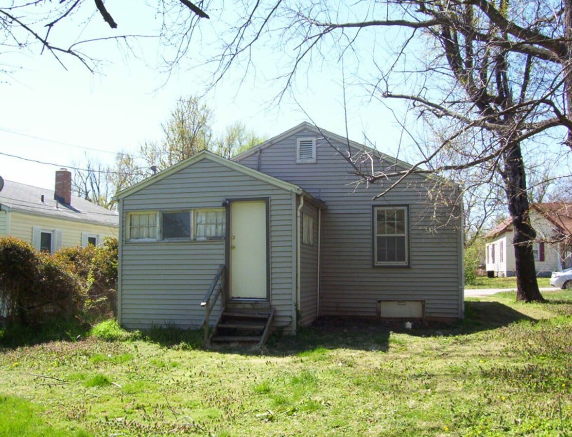 Photo - Cute 2 bedroom house in quiet neighborhood!