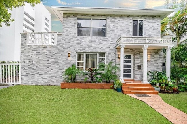 Building Photo - 320 SW 29th Rd Unit 1