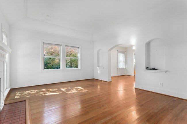 Photo - 5543 McCommas Blvd