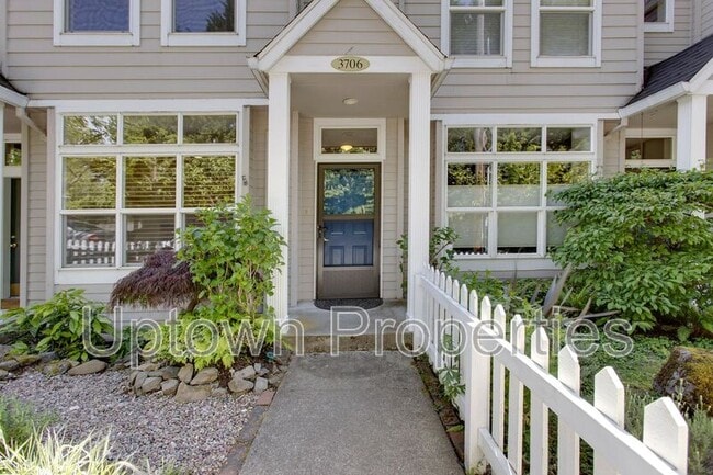 Building Photo - 3706 SW Troy St