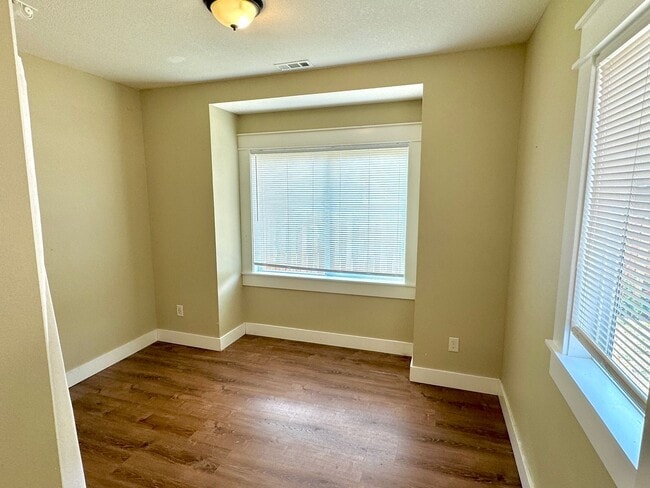 Photo - Portsmouth Neighborhood Updated 3-Story Ho...