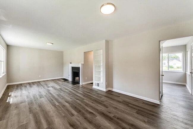 Photo - 1362 Clinton St