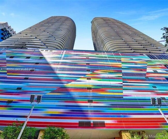 Building Photo - 55 SW 9th St Unit 55 SW 9th St  4201