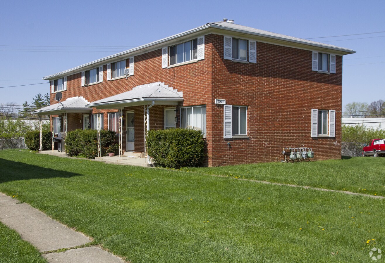 Photo - Arborwood Court