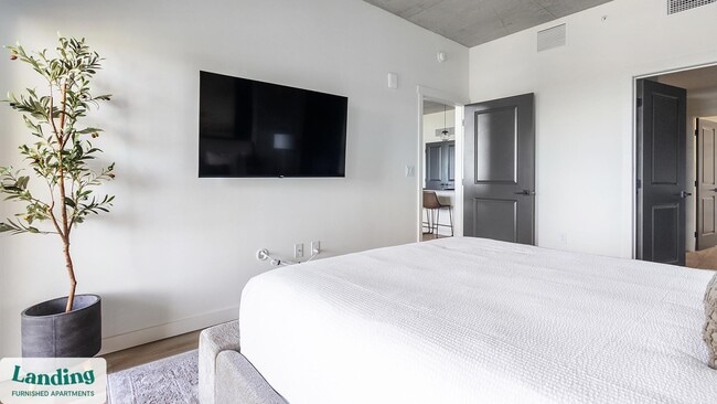 Photo - 221 Main St N Unidad 712