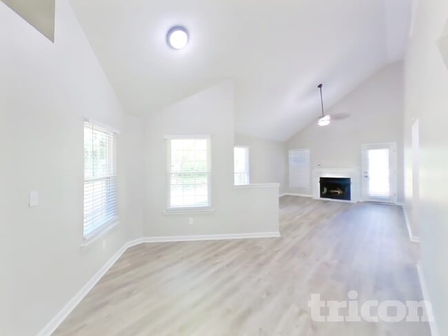 Photo - 2701 Riverbend Dr