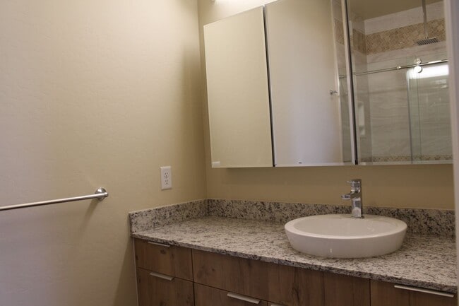 Photo - Newer 2 bed / 2 bath Bison Cove Condo Unit A6