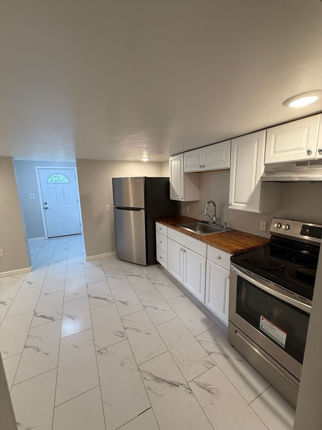 Building Photo - 9918 Frankstown Rd Unit 1 Rental