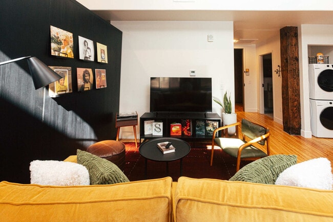 Photo - 1911 3rd Ave N Unit ID1352415P