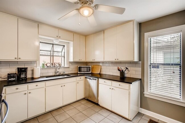 Photo - 2307 Tower Dr