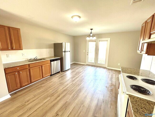 Photo - 139 Whitestone Dr NE