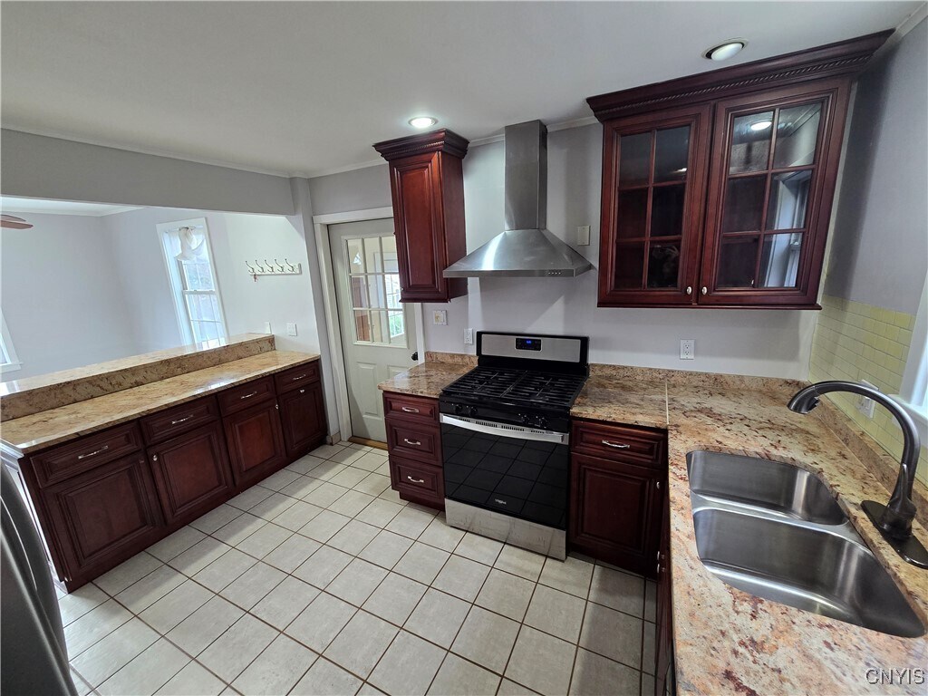 Photo - 205 Elmbrook Dr