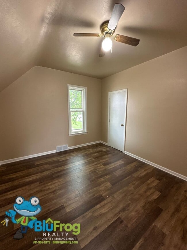 Photo - EZ - 202 Triplex Unidad C