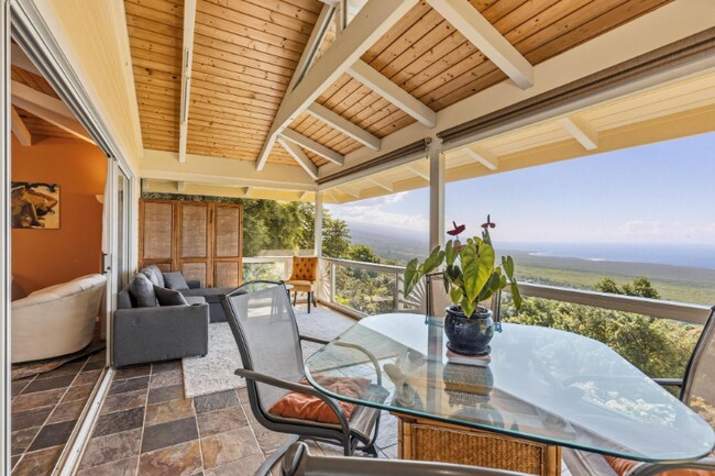 Photo - 82-5909-5909 Coffee Royal Pl Unit B