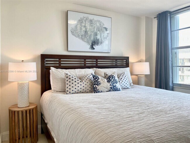 Photo - 5161 Collins Ave Unit 1502