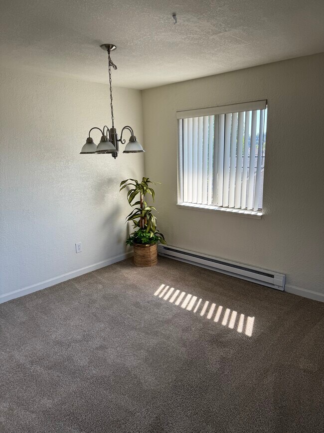 Dining Room 1 BR / 1 BA - Wellsforth Apartments