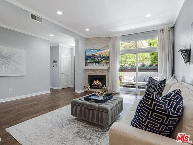 Photo - 17213 Palisades Cir