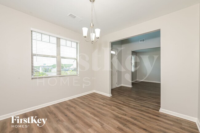 Photo - 2027 Massey Ln
