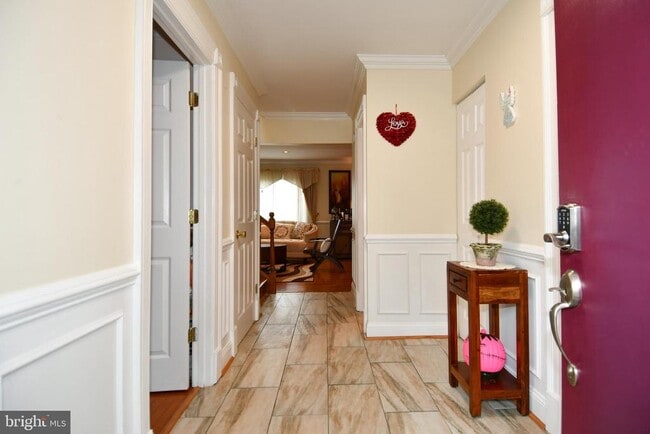 Building Photo - 9401 Hickory View Pl