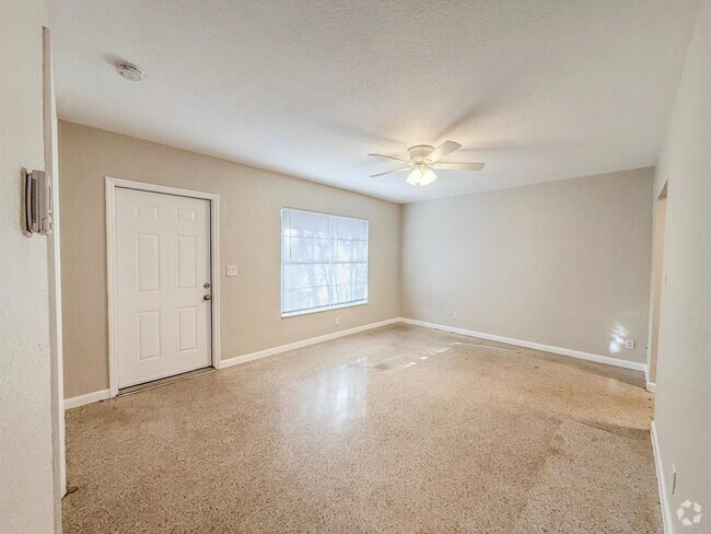 Building Photo - 1210 SW 26th St Unit 4 Rental