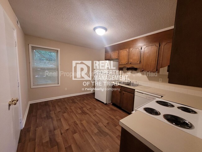 Photo - 2574 Green Oaks Ct SE Unit A
