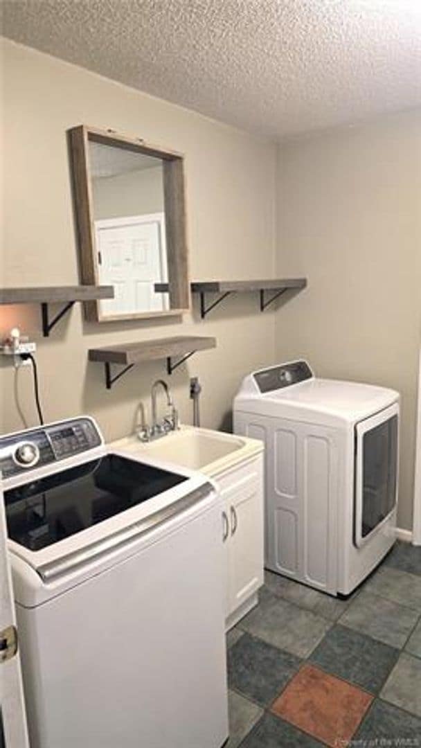 Photo - 305 Peachtree Ln