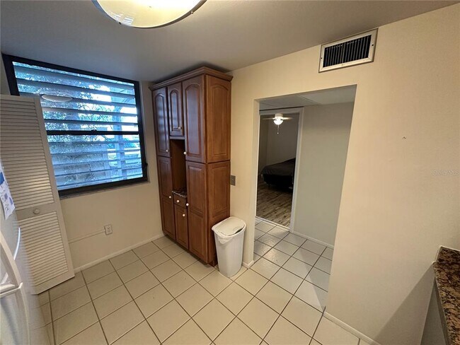 Photo - 645 Woodlawn Dr