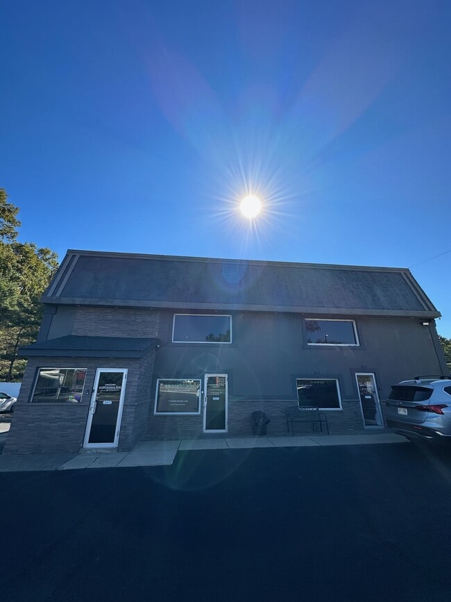 Photo - 918 E Jericho Tpke Unit 3-B