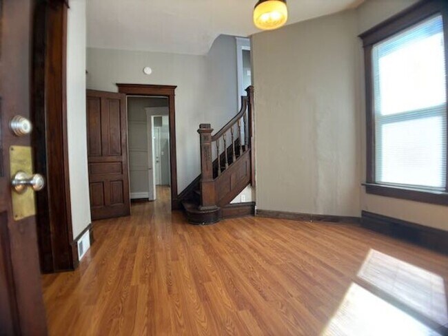 Photo - 1010 N Elmwood Ave