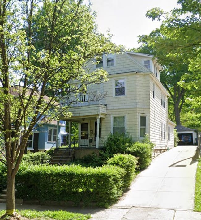 Building Photo - 2207 Grandview Ave Unit 2207