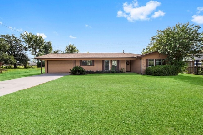 Building Photo - 1726 Wycliffe Dr Rental