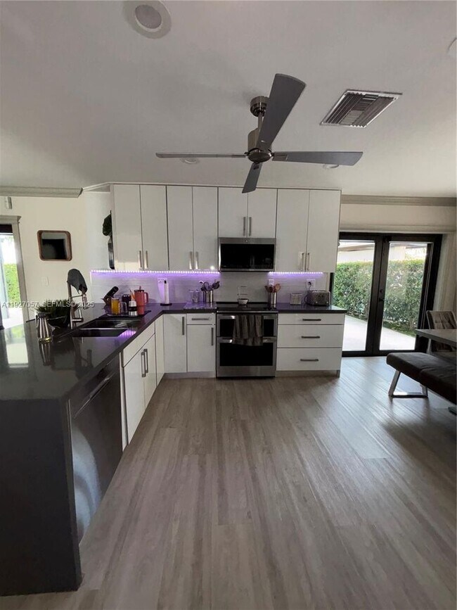 Building Photo - 16551 SW 75th St