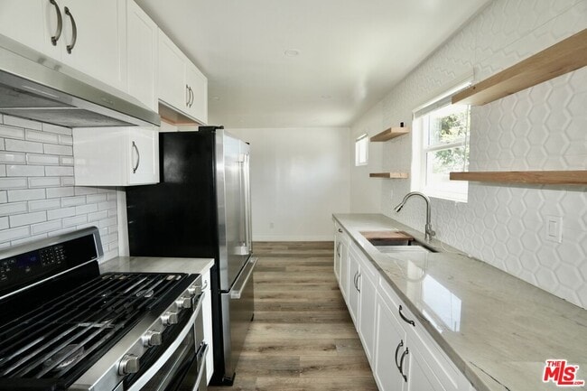 Photo - 5216 Navarro St