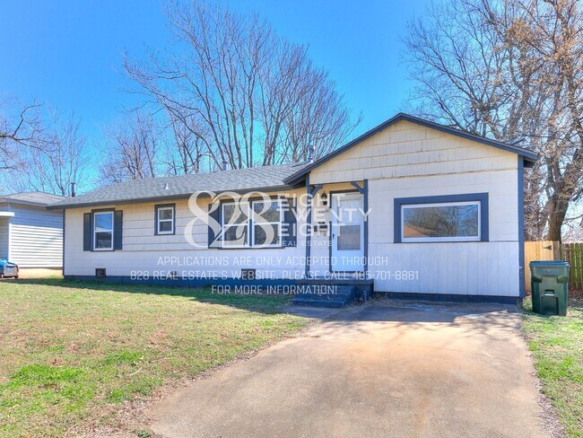 Building Photo - '1004 Holly Drive