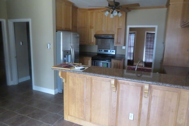 Photo - 442 Country Club Rd