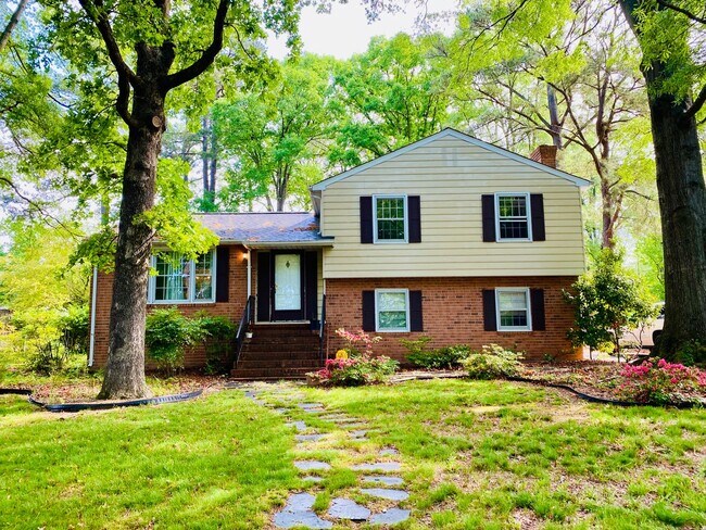 Beautiful and Spacious 4bdrm/2.5bth Tri-Le... - Beautiful and Spacious 4bdrm/2.5bth Tri-Le... Casa
