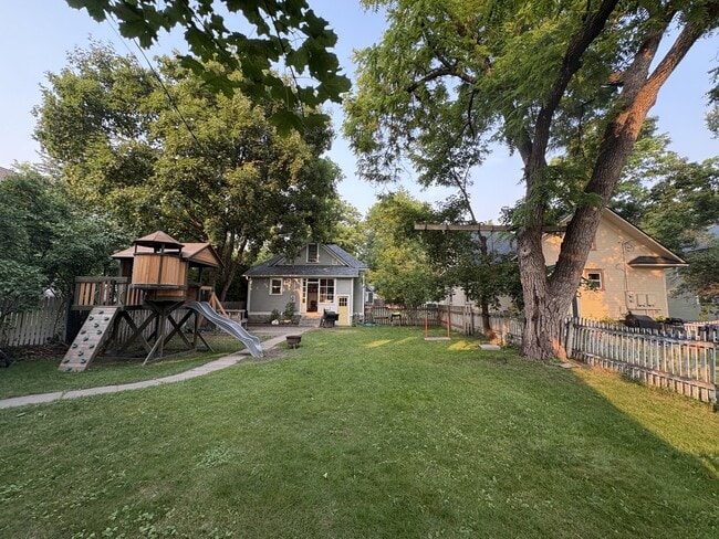 Photo - 520 3rd Ave E