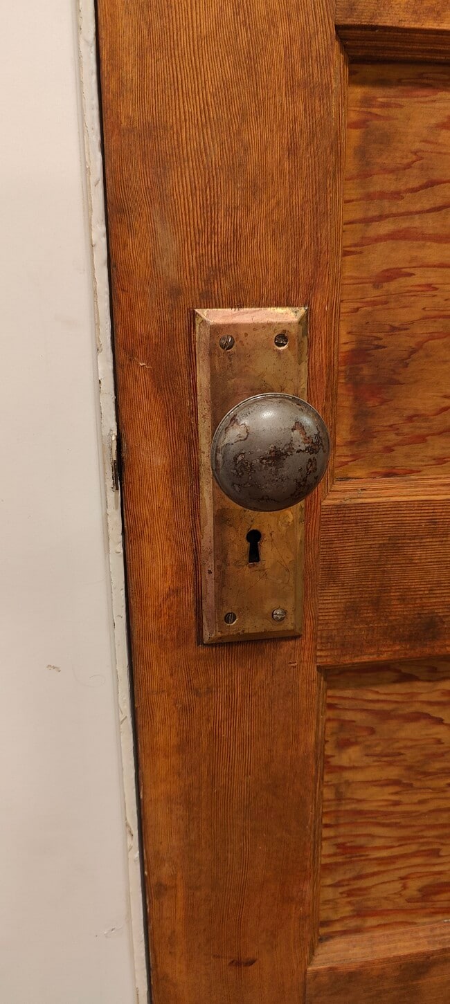 Photo - 213 Dennis St