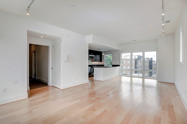 Photo - 715 Kenyon Street