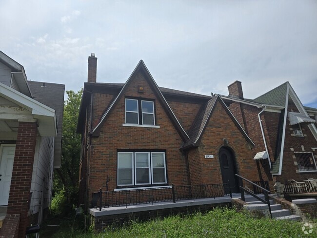 Building Photo - 8143 Wisconsin St Rental