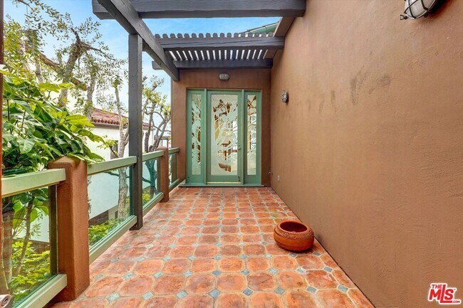 3916 Rambla Orienta