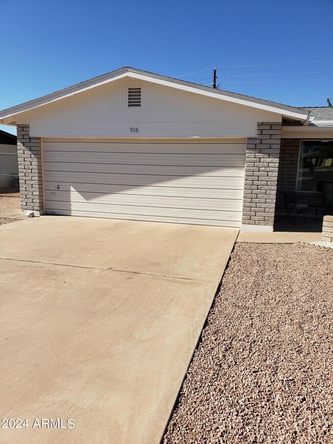 Photo - 908 S Ocotillo Dr