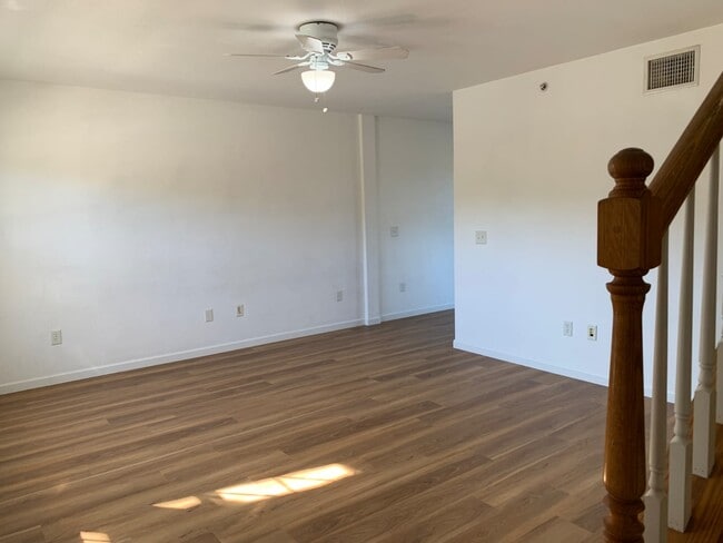111 Yellowtail Loop Unidad 3