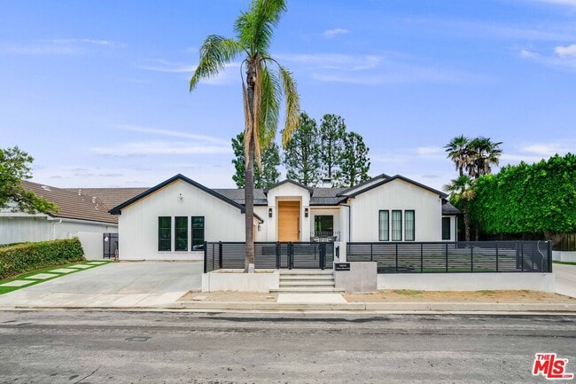 Building Photo - 16015 Valley Wood Rd Rental