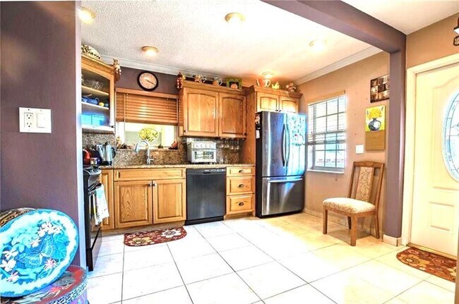 Photo - 1455 N 12th Ct Unit 2B