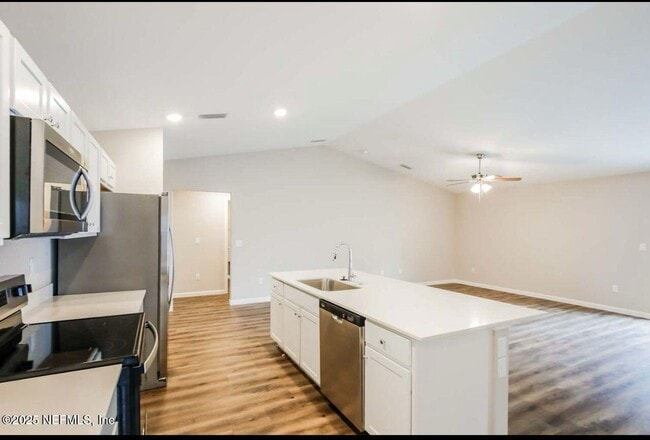 Photo - 1702 SW Airoso Blvd