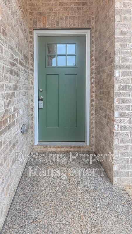 107 Crabourne Dr