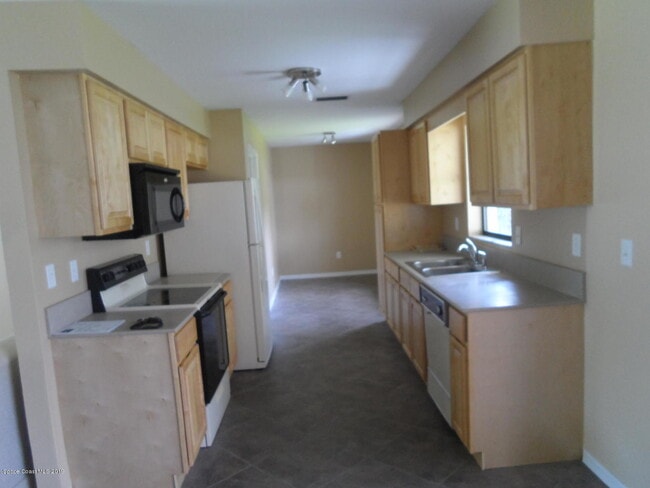 Photo - 5080 Hogan Pl