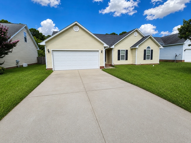 Building Photo - Adorable 3 bed, 2 bath w/ Attached Garage!